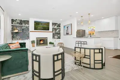 Image de White Horse Haus | 3/2 | Full Kitchen | Gas Fireplace | Private Hot Tub