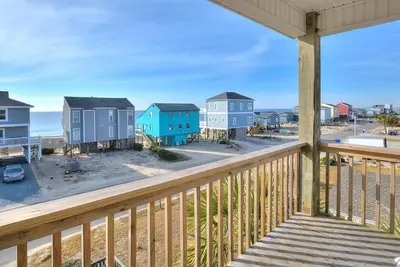 Image de At Last! -2nd Row with Beautiful Ocean Views
