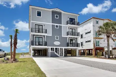 Image de 3br/10. 5ba Oceanfront-Brand New, Elevated Pool, Elevator, Hot Tub-Sleeps39
