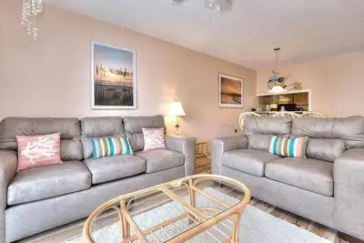 Image de 3br/2ba Condo - Large Pool, Ocean Views, Large Balcony, Sleeps 6
