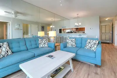 Image de 2br/2 Ba Ocean View Condo in Caswell Beach, Pool, Sleeps 4