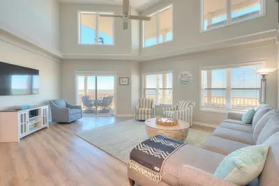 Image de 4br/4ba ocean front Condo, Pool, Elevator, Amazing Views, Sleeps 13