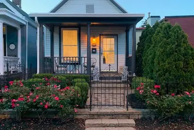 Image de Beautiful MainStreet Madison Home! Walk to it All