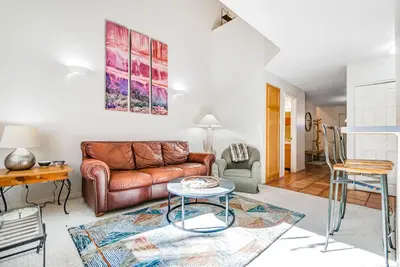 Image de Cozy, Family-Friendly Townhouse with Free WiFi & a Seasonal Shared Pool & Spa