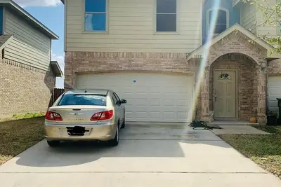 Image de Townhome in gated community in Río Grande City