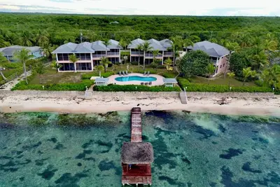 Image de Northern Lights #6 Oceanfront Condo on Northside w\/ Pool & Dock