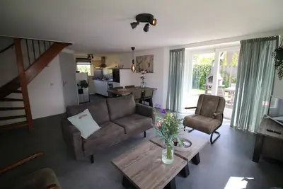 Image de Mooi huis met grote tuin aan zee