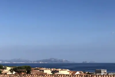 Image de Vue mer agréable T2 Clim. parking Sausset les pins mis à neuf 30m2+ terrasse 6m2