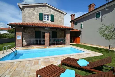 Image de Maison pour 5 avec piscine près de Poreč