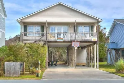 Image de This 4 Br/2 Bath -Ocean View From Porch Rockers
