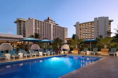 Image de Prime Location! 3 Pet-friendly Units, Outdoor Pool, Near Royal Hawaiian Center