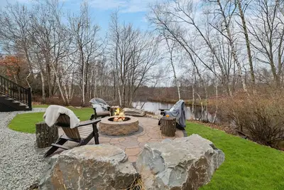 Image de Perfect Lakefront Poconos Retreat 5 mi. to Camelback + Kalahari - Hottub+Firepit