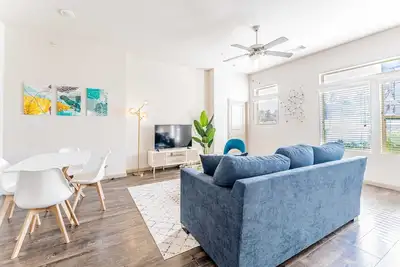 Image de Huge 2br suite close to Downtown w\/ fast WiFi