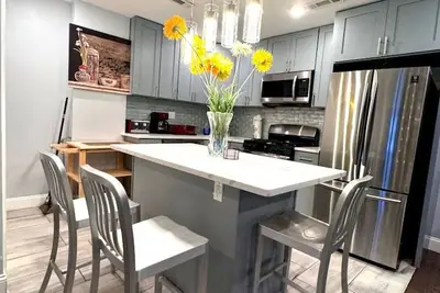 Image de Magic Gardens 2bd Apt in Center City