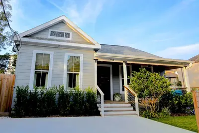 Image de Stunning Renovated Luxury Home in the Heights