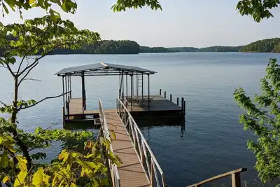 Image de Lakefront Retreat - family friendly with easy access to I-85!