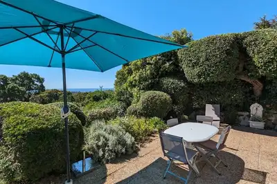 Image de Charmant Petit Mazet vue mer La Croix Valmer Gigaro proche St Tropez