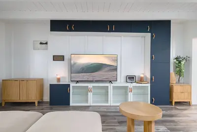 Image de Stunning 3 Bedroom Home with Spa and Fire Pit! Close to Legoland, Beaches & more