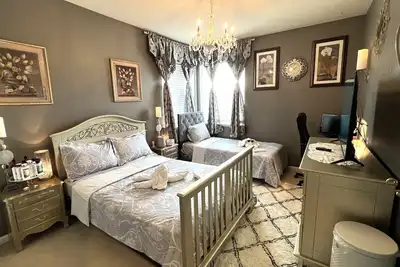 Image de Nabor(8) lovely comfy suite with 2 beds quite safe with private bathroom