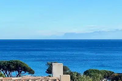 Image de Appartement/Mazet avec jardin (150m2) et vue mer au calme proche du centre ville
