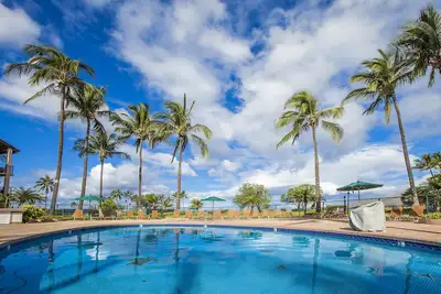 Image de Free Ac & Parking! Exceptional condo w/peek-a-boo Ov - res. guaranteed into 2027