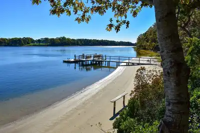 Image de Beautiful waterfront home on Bass River