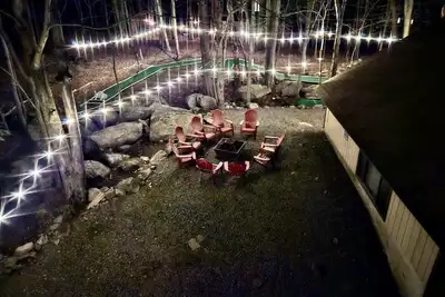 Image de Summer is here! Relax at Willow’s Place! Kayaks, Canoes, Pedal Boat included!