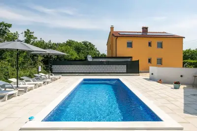 Image de Superbe maison à Labin avec WiFi