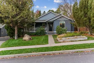 Image de Book your getaway now and enjoy the splendor of Springtime in Bend!