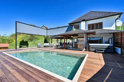 Image de Superbe maison à Ljubescica avec WiFi