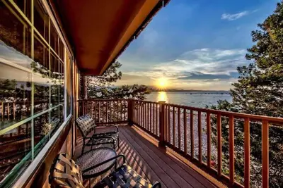 Image de Lovely Beach View Unit in Lake Resort