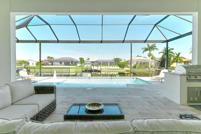 Image de Beautiful Villa on a wide Gulf Access Canal