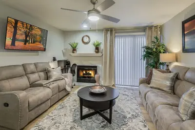 Image de Elegant Apartment Home - Excellent For Long Stays
