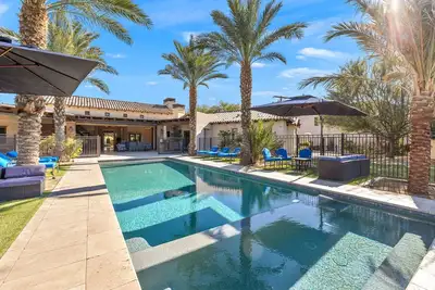 Image de 7Bd-7. 5Ba-11Beds-Tennis-Spa-Golf-Bball-GameRoom