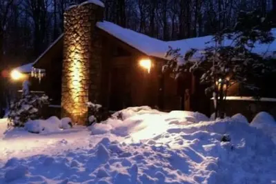 Image de Totally Secluded Mountain Home in the woods