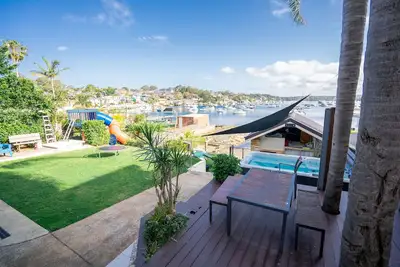 Image de Luxurious Beach Front Apartment