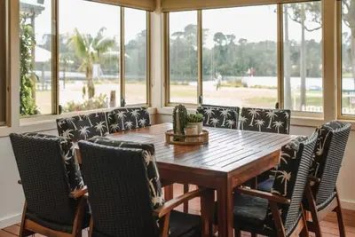 Image de Riverfront Retreat - Sussex Holiday Park