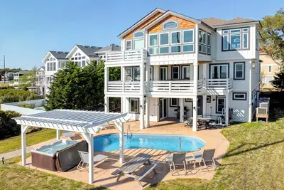 Image de Obx Diamond | Sound Front | Private Pool, Dog Friendly, Hot Tub