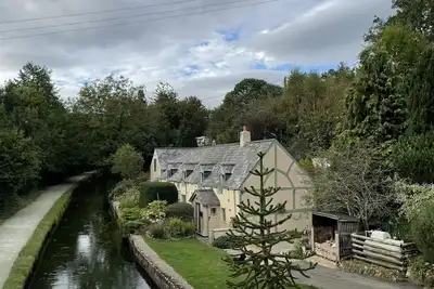 Image de Stunning Canal Side Listed Cottage in the heart of Llangollen