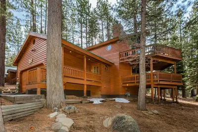 Image de Sweet Mtn Retreat_Hot Tub, Arcades, Ps4, Poker Table, Corn Hole, 2 Water Heaters +Hoa Gym/Sauna/Pool
