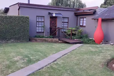 Image de Rustic Red Self catering country life close to Or Tambo International