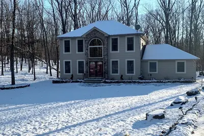 Image de Poconos, Hot Tub, Sauna, Game Room, Pool Table. . .