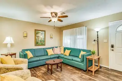 Image de 2 Units! Near Beach&Shopping-Brilliant in Bellview