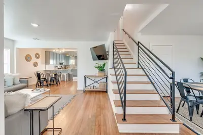 Image de New Listing ***Modern & Cozy 4 Bed/2. 5Bath Close to Midtown & Plaza District***