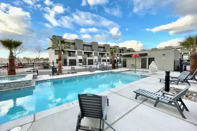 Image de New TownHome w/ Heated Pool & Hot Tub in St. George