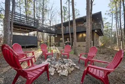 Image de Hochatown: King Bd Ensuite+Arcade+Hot Tub+Boat/Atv Parking+Jumbo 2 bd