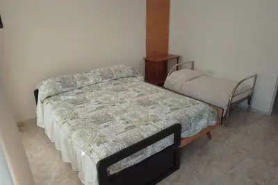 Image de Vc1 - Room with Private Bathroom. First floor. Direct access from the street.