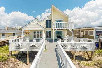 Image de Summer Salt - Oceanfront Fun Just Steps to the Sand and Surf!