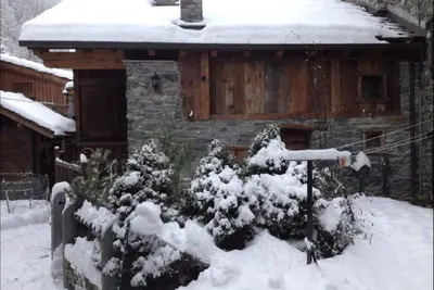 Image de Entire Chalet with fireplace. garden, Wi-Fi, adjacent to village center