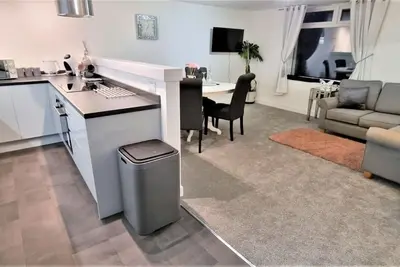 Image de A recently refurbished two bedroom apartment in the heart of the town
